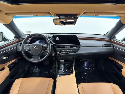 Certified 2024 Lexus ES 350 w/ Premium Package FWD image 17