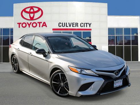 Certified 2020 Toyota Camry XSE image 1