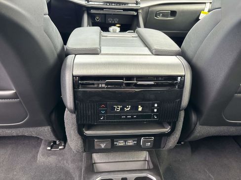 New 2026 Jeep Grand Wagoneer Limited image 11