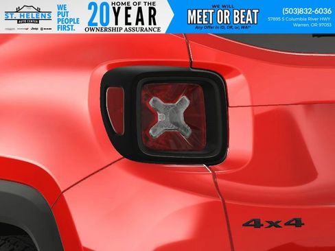 New 2023 Jeep Renegade Latitude w/ Sun/Sound Group image 15