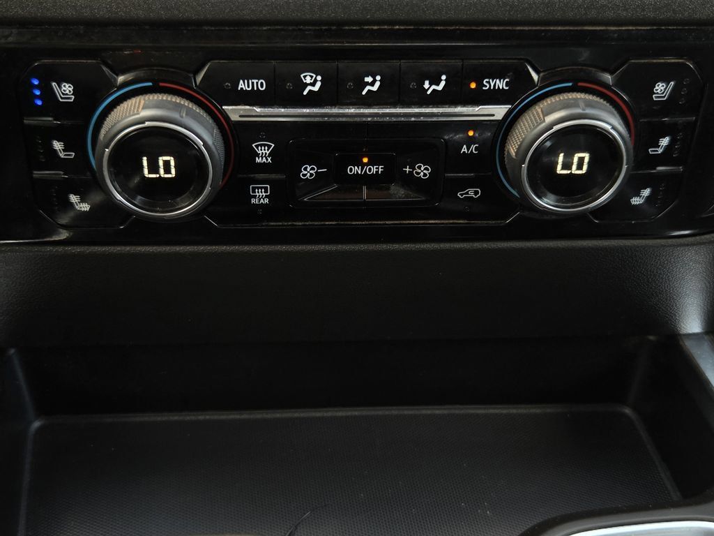 Used 2023 Chevrolet Silverado 1500 LTZ w/ LTZ Convenience Package II AWD/4WD image 18