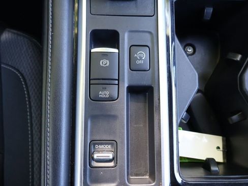 Used 2024 Nissan Pathfinder SV FWD image 21