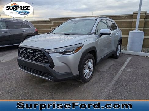 Used 2022 Toyota Corolla Cross LE image 1