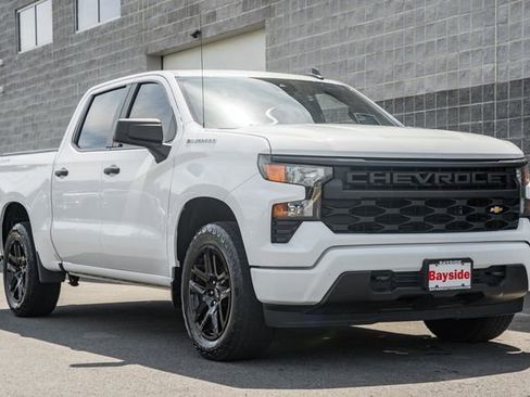 Used 2023 Chevrolet Silverado 1500 Custom AWD/4WD image 2