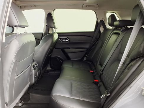 Used 2025 Nissan Rogue Platinum AWD/4WD image 13