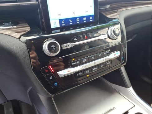 Used 2023 Ford Explorer Limited w/ Limited Technology Package AWD/4WD image 19