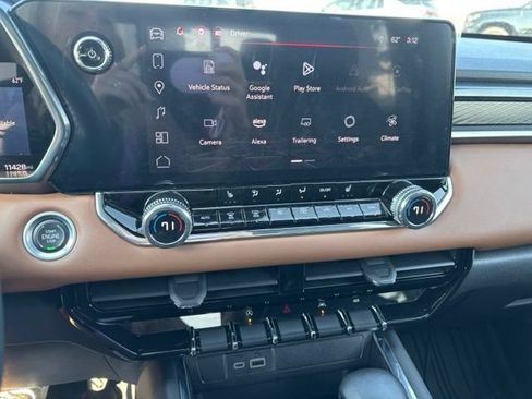 Used 2024 GMC Canyon AT4 AWD/4WD image 30