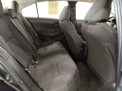 Used 2022 Toyota Corolla LE image 32