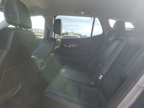 Used 2024 GMC Terrain SLT image 12