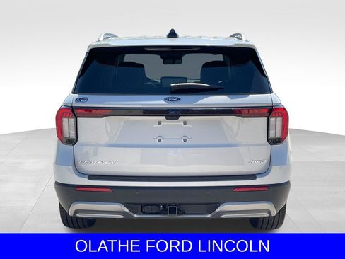 New 2026 Ford Explorer Platinum image 4