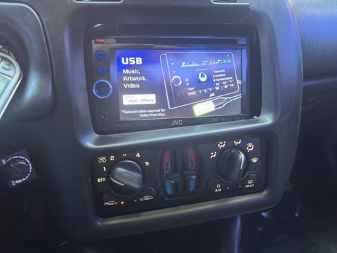 Used 2003 Chevrolet Monte Carlo SS FWD image 11