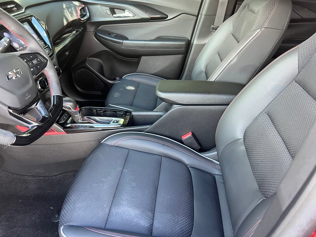 Used 2023 Chevrolet TrailBlazer RS w/ Sun and Liftgate Package AWD/4WD image 11