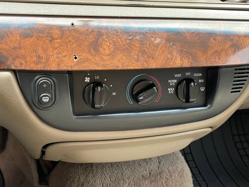 Used 2005 Mercury Grand Marquis GS image 22