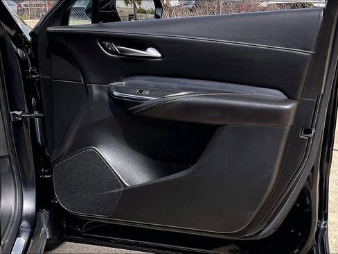 Used 2024 Cadillac XT4 Premium Luxury image 22