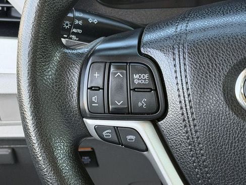 Used 2017 Toyota Sienna LE w/ Protection Package FWD image 13