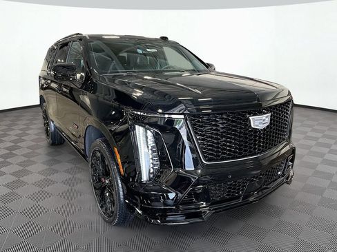 New 2026 Cadillac Escalade V w/ LPO, ONYX Package AWD/4WD image 3