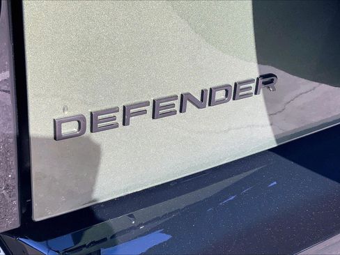 New 2026 Land Rover Defender 110 X-Dynamic SE image 6