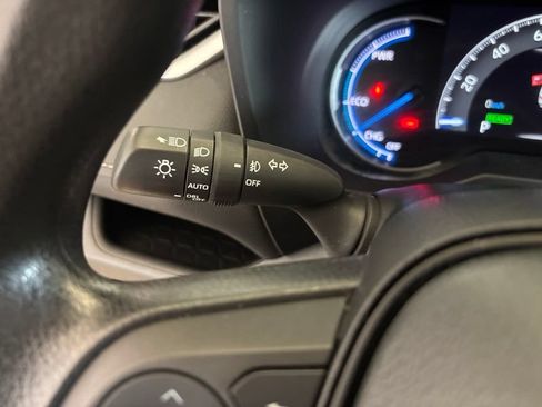 Used 2023 Toyota RAV4 AWD Hybrid image 31