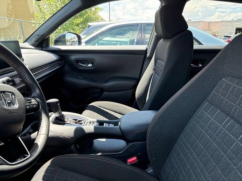 Used 2024 Honda HR-V Sport image 3