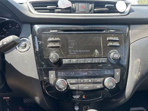 Used 2015 Nissan Rogue SV AWD/4WD image 8