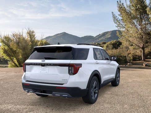 New 2026 Ford Explorer Active w/ Active Comfort Package image 8