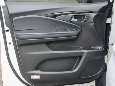 Used 2022 Honda Pilot Elite image 11