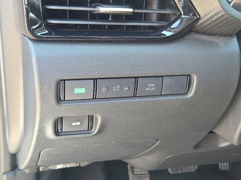 Used 2024 Nissan Sentra SV FWD image 25