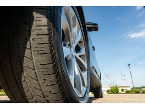 Used 2021 Ford Explorer Platinum w/ Equipment Group 601A AWD/4WD image 9