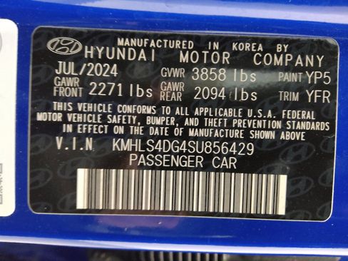 Used 2025 Hyundai Elantra SEL FWD image 33