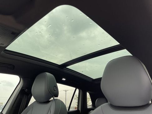 New 2026 Volkswagen Tiguan SE R-Line image 15