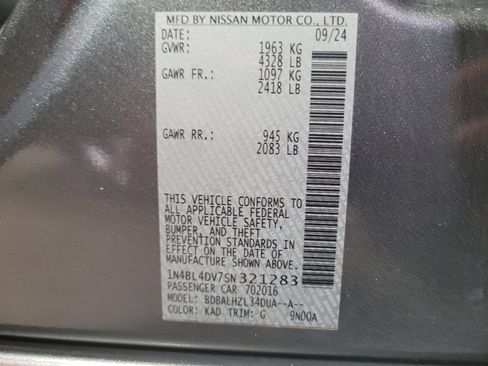 Used 2025 Nissan Altima 2.5 SV FWD image 33