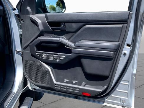 Certified 2024 Toyota Tacoma SR5 AWD/4WD image 21