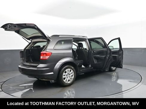 Used 2019 Dodge Journey SE FWD image 30