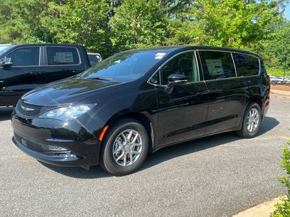 New 2025 Chrysler Voyager LX