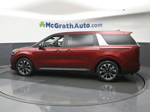 Used 2022 Kia Carnival EX FWD image 25