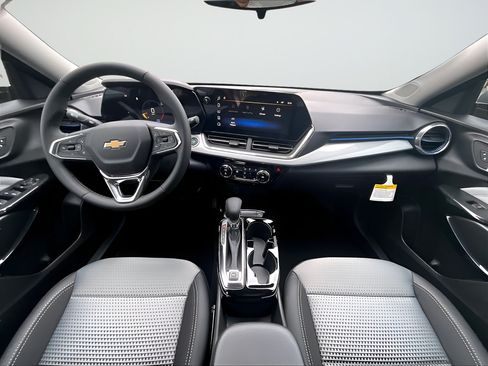 Used 2026 Chevrolet Trax LT w/ Driver Confidence Package FWD image 6