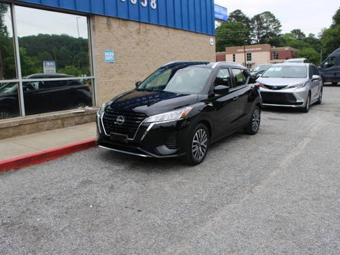 Used 2022 Nissan Kicks SV FWD image 3