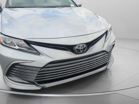 Used 2024 Toyota Camry LE image 3