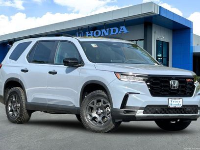 New 2025 Honda Pilot TrailSport