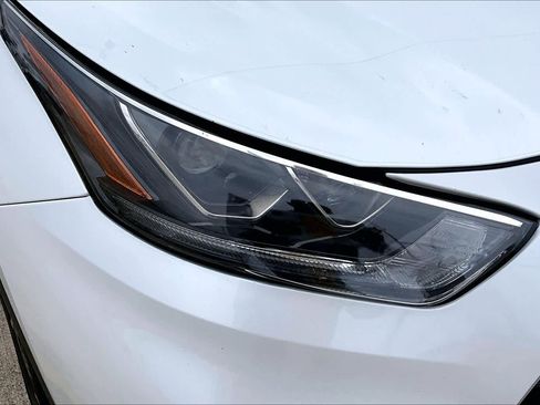 Used 2022 Toyota Highlander Bronze Edition FWD image 28