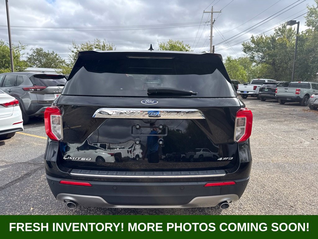 Used 2024 Ford Explorer Limited AWD/4WD image 3