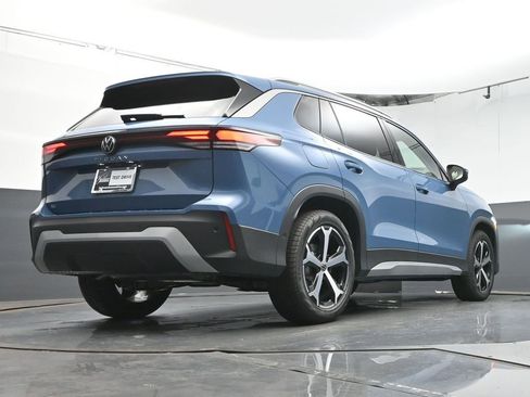 New 2026 Volkswagen Tiguan SE FWD image 39