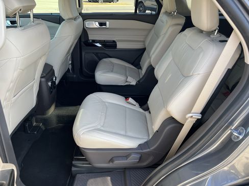 Used 2022 Ford Explorer Platinum w/ Equipment Group 601A image 36