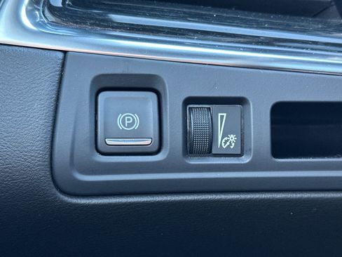 Used 2025 Cadillac XT5 Premium Luxury image 43