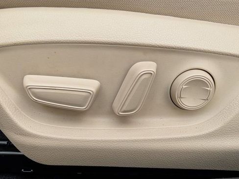 Used 2024 Toyota Camry LE w/ Convenience Package image 15