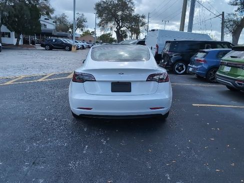 Used 2021 Tesla Model 3 Standard Range Plus image 6