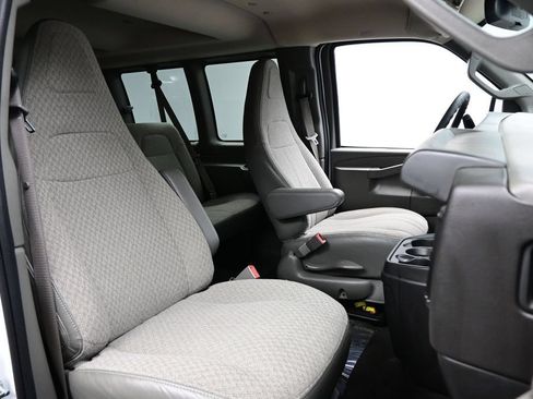 Used 2025 Chevrolet Express 3500 LT w/ LT Preferred Equipment Group RWD image 11