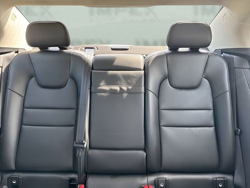 Used 2021 Volvo S60 T5 Momentum image 11