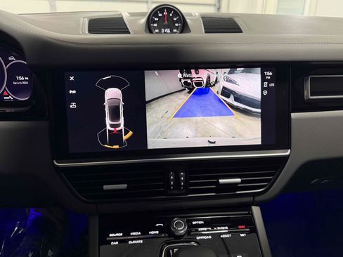 Used 2022 Porsche Cayenne GTS AWD/4WD image 53