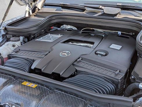 New 2026 Mercedes-Benz GLS 580 4MATIC image 17